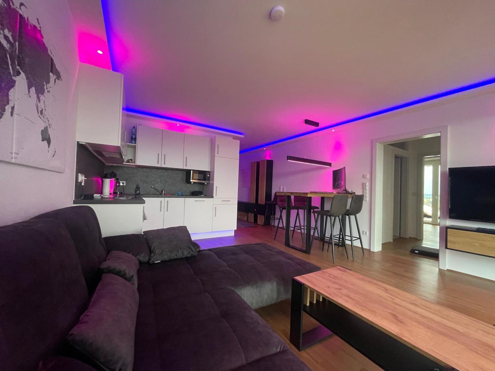 100 Qm Penthouse, Self-Check-In, 2 Parkplaetze Apartment Грац Екстериор снимка