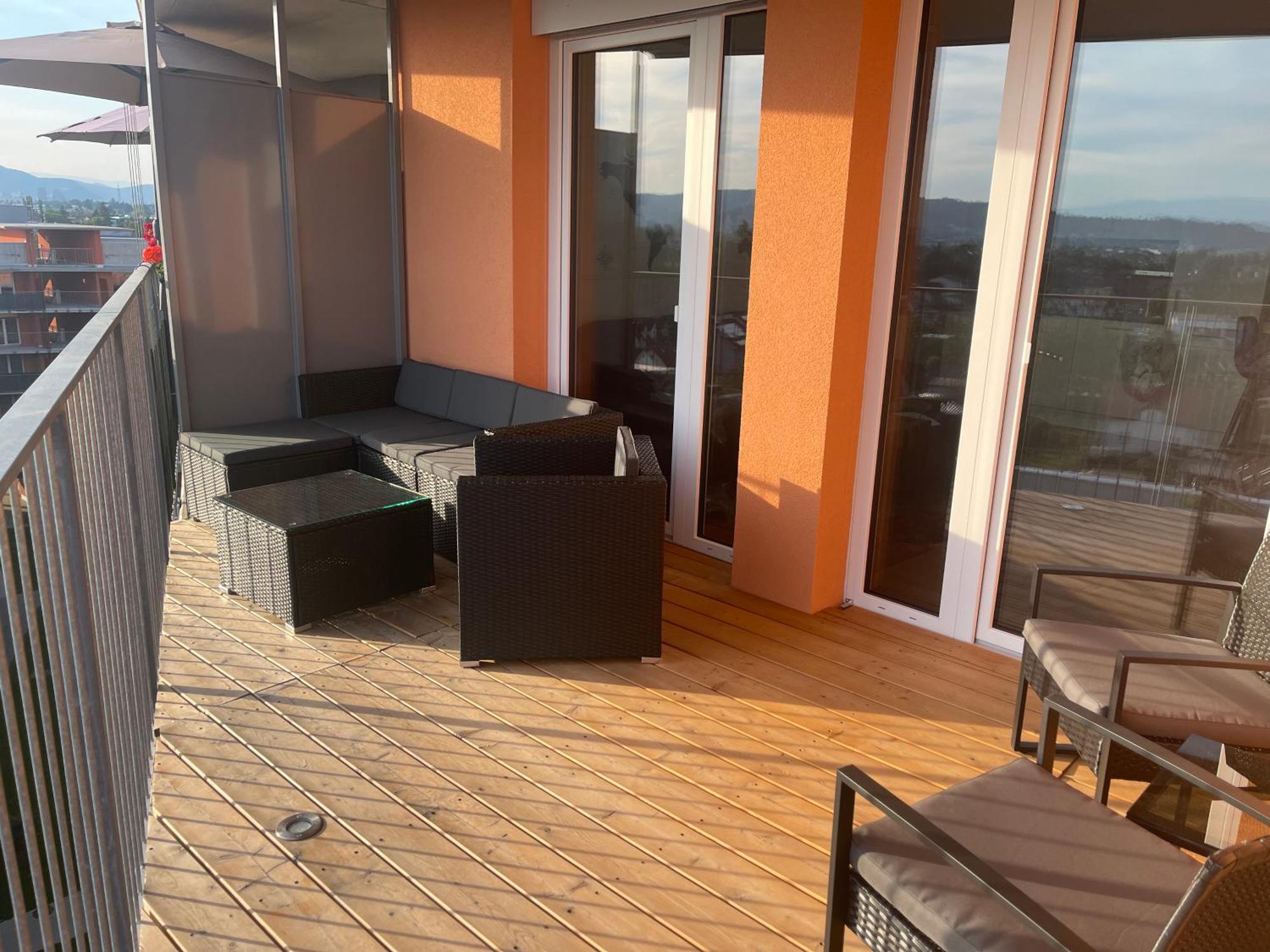 100 Qm Penthouse, Self-Check-In, 2 Parkplaetze Apartment Грац Екстериор снимка