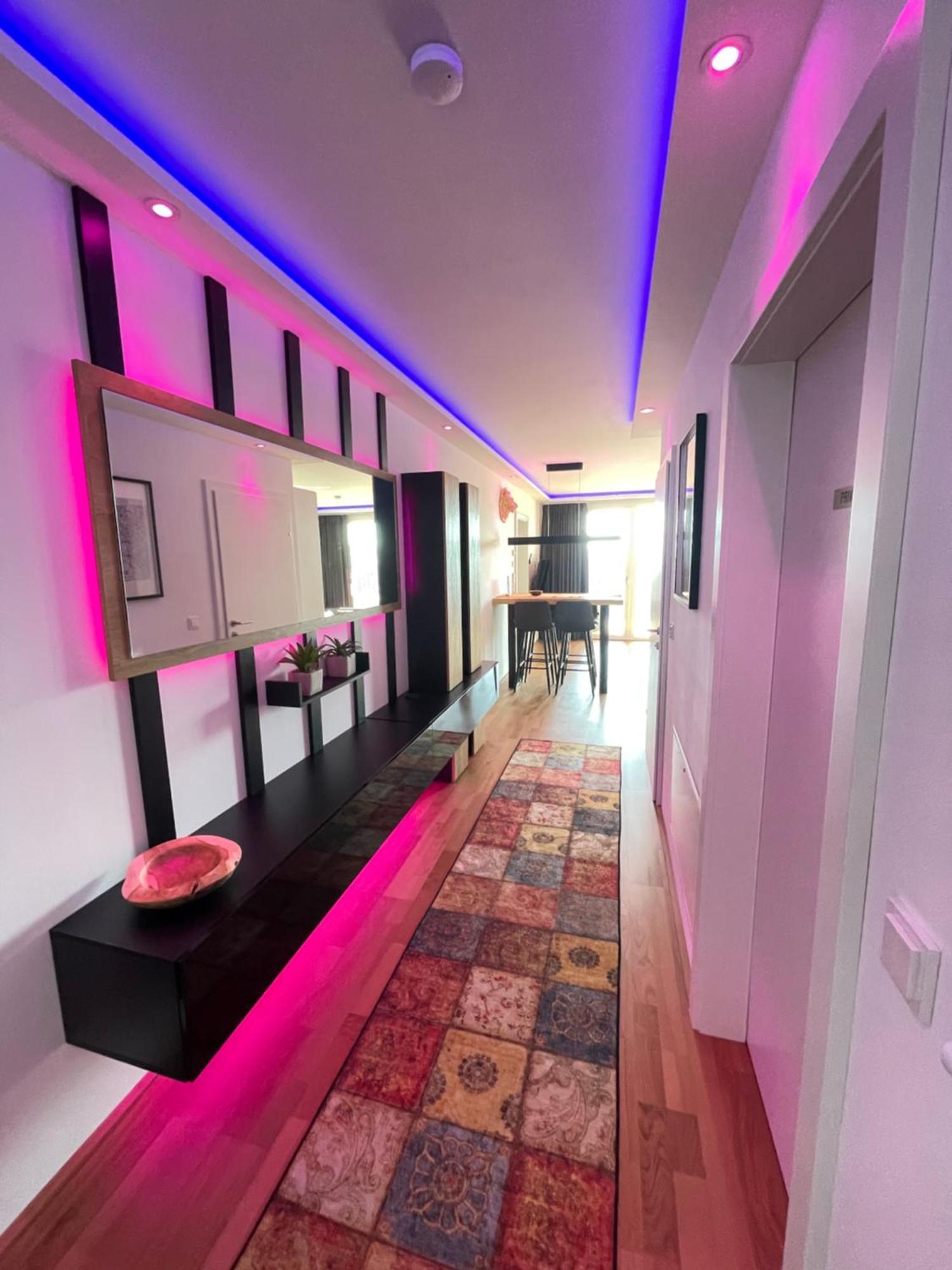 100 Qm Penthouse, Self-Check-In, 2 Parkplaetze Apartment Грац Екстериор снимка