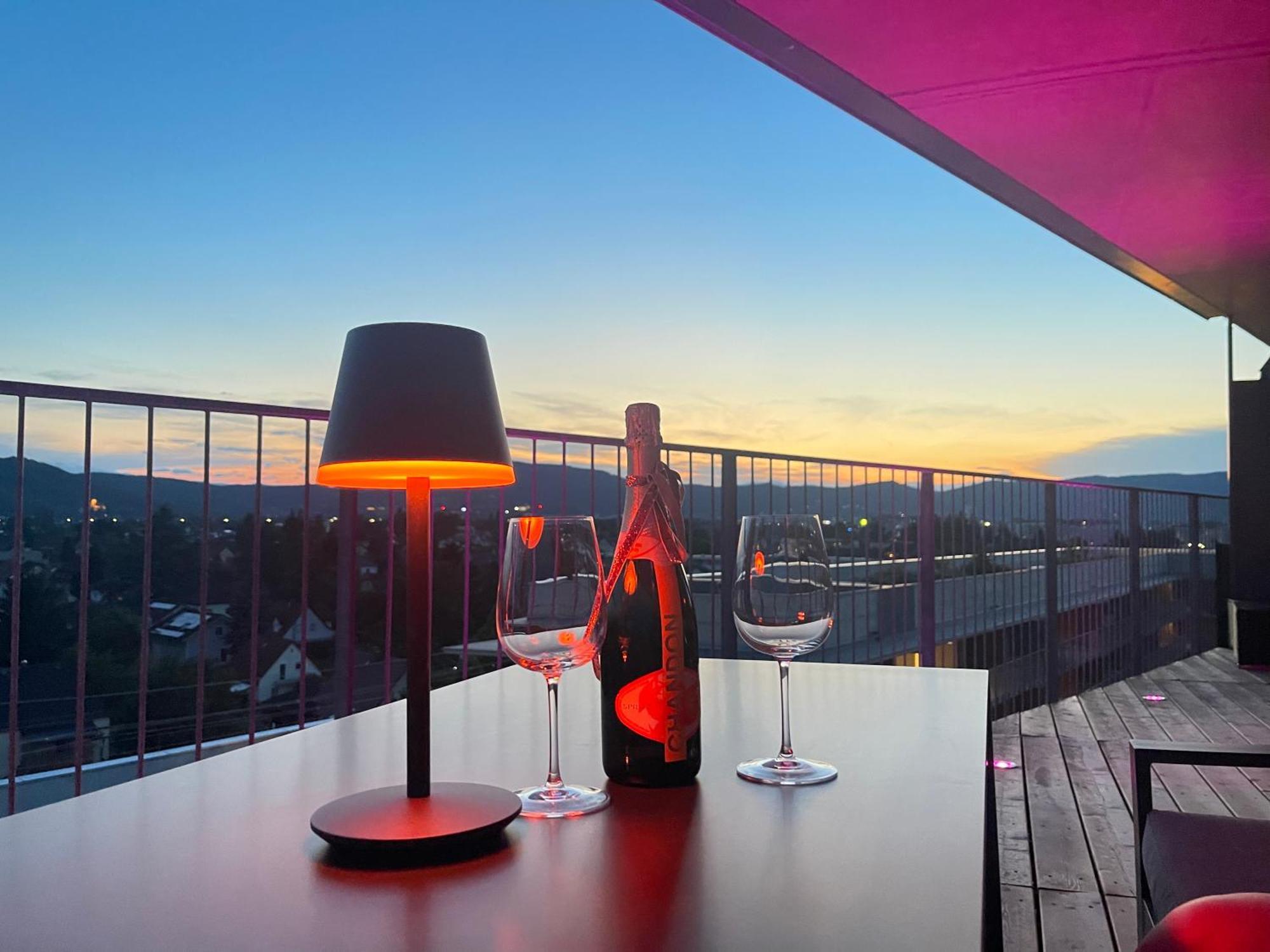 100 Qm Penthouse, Self-Check-In, 2 Parkplaetze Apartment Грац Екстериор снимка