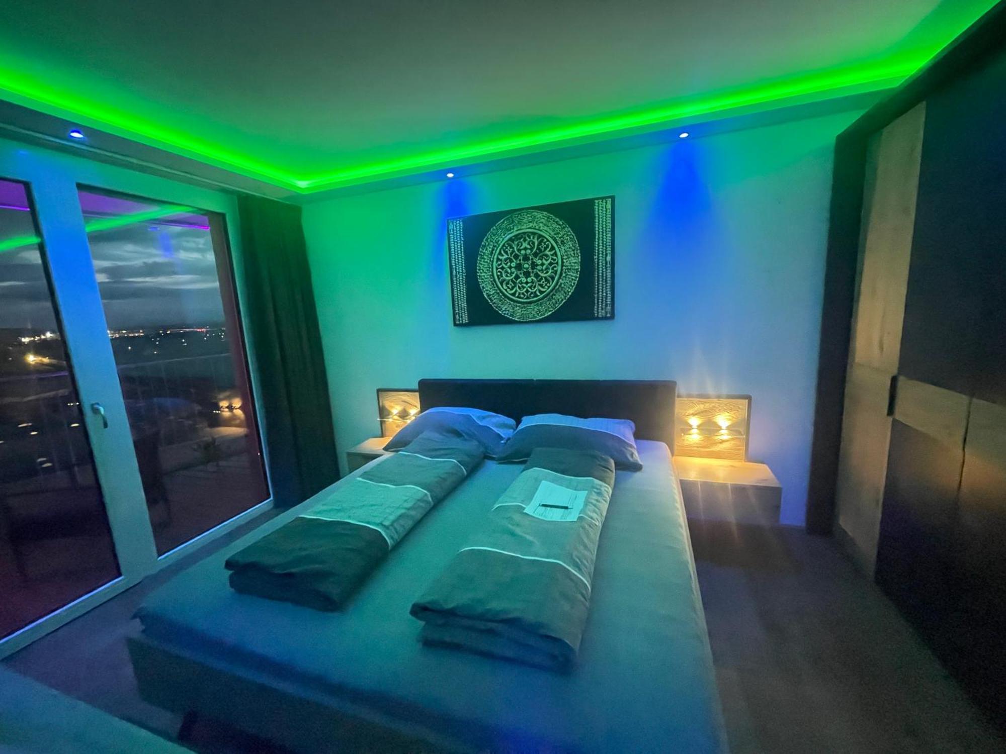100 Qm Penthouse, Self-Check-In, 2 Parkplaetze Apartment Грац Екстериор снимка